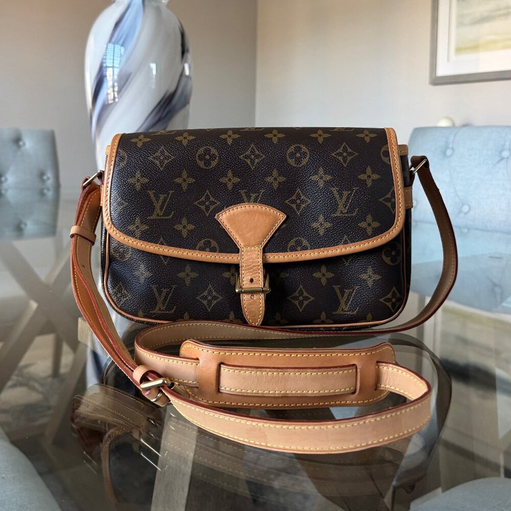 LOUIS VUITTON MONOGRAM CANVAS Vintage Sologne